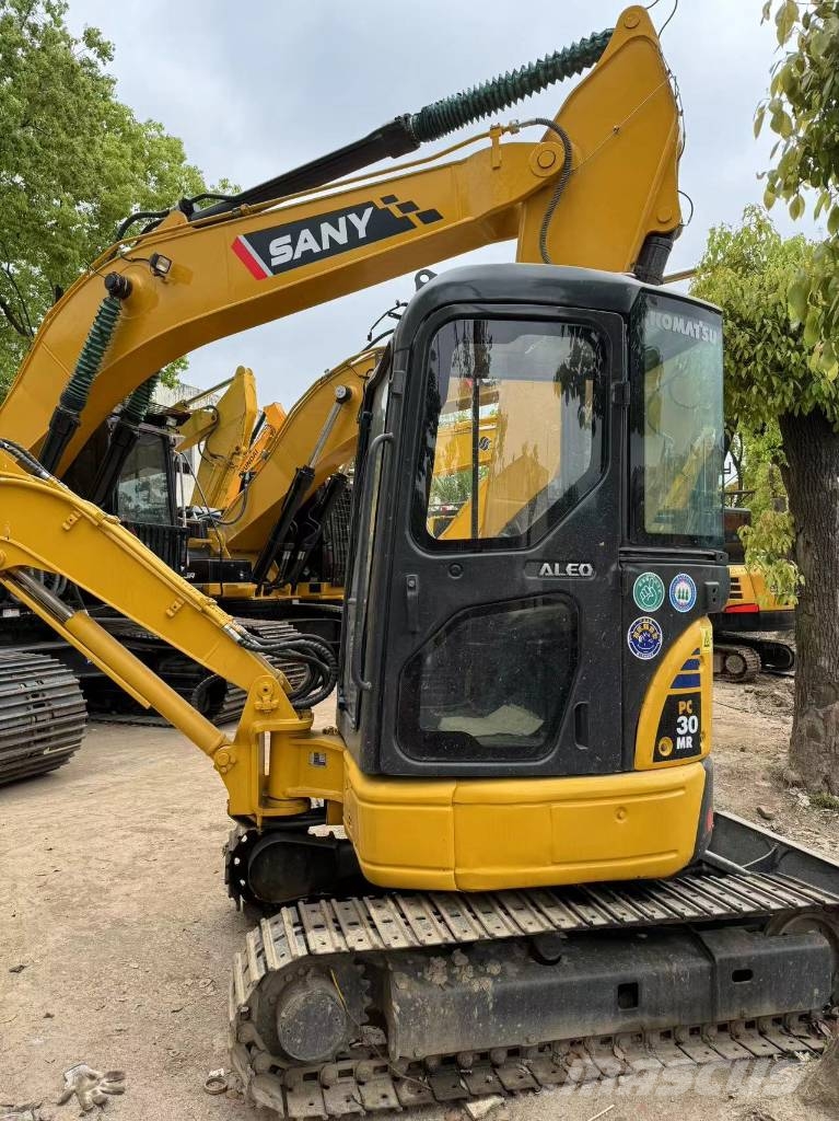 Komatsu PC30 小型挖掘机