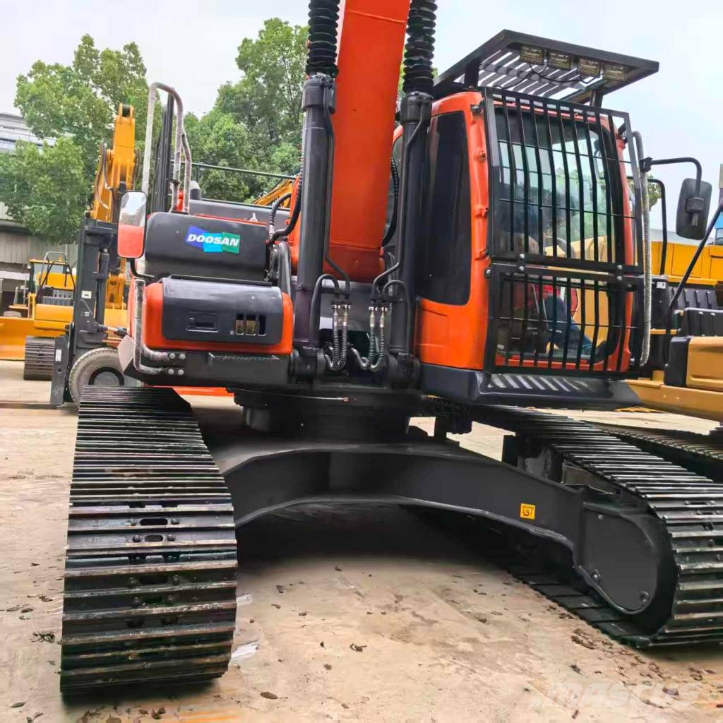 Doosan DX225LC-9C Vikšriniai ekskavatoriai