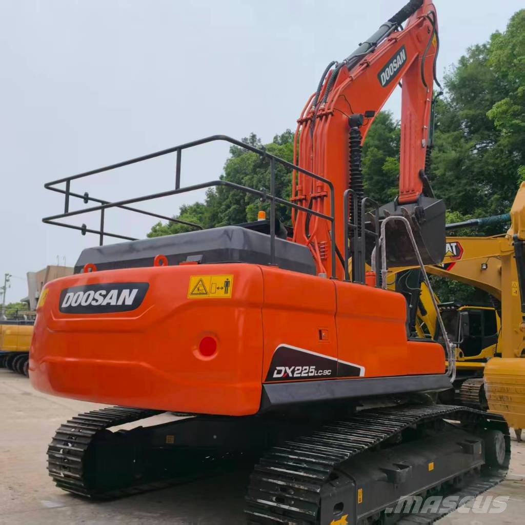 Doosan DX225LC-9C Vikšriniai ekskavatoriai