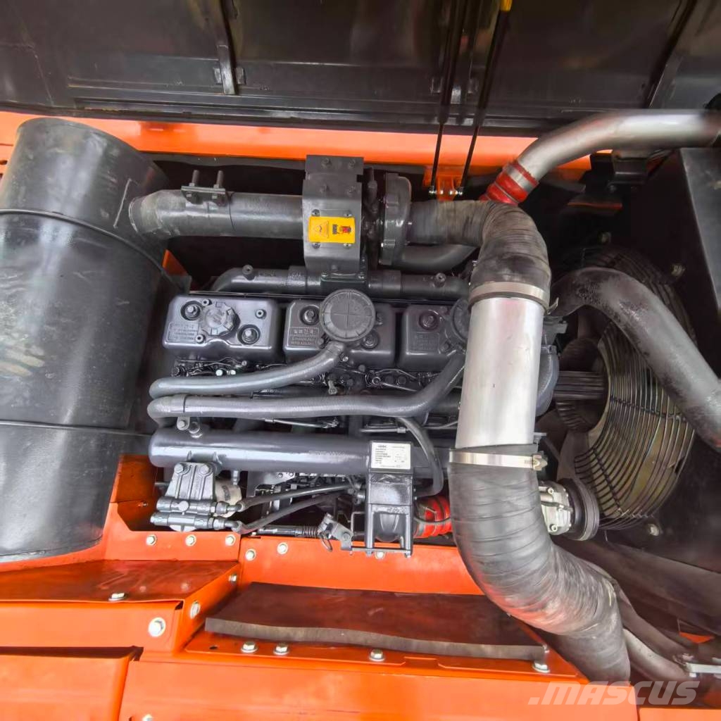 Doosan DX225LC-9C Vikšriniai ekskavatoriai