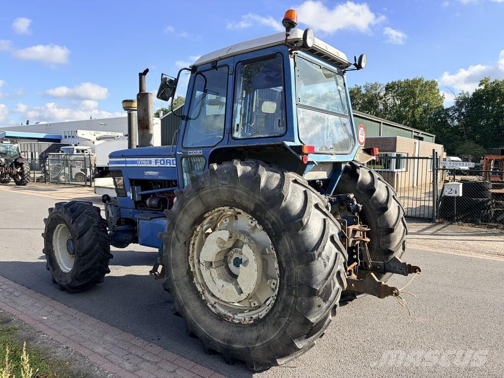 Ford 8700 Traktorji