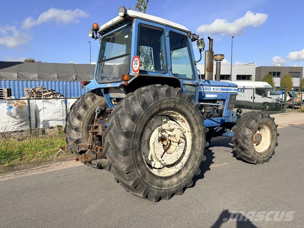 Ford 8700 Traktorji