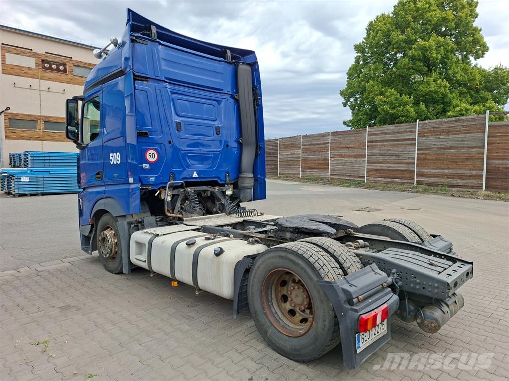 Mercedes-Benz ACTROS 1845 Trekkers