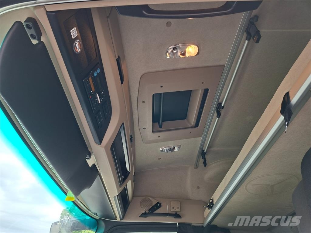 Mercedes-Benz ACTROS 1845 Trekkers