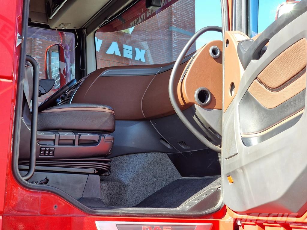 DAF XF 530 SpaceCab 4x2 - Retarder - PTO/Hydraulic - F Tahače