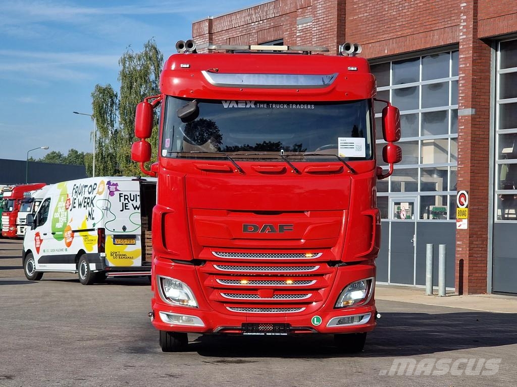 DAF XF 530 SpaceCab 4x2 - Retarder - PTO/Hydraulic - F Camiones tractor