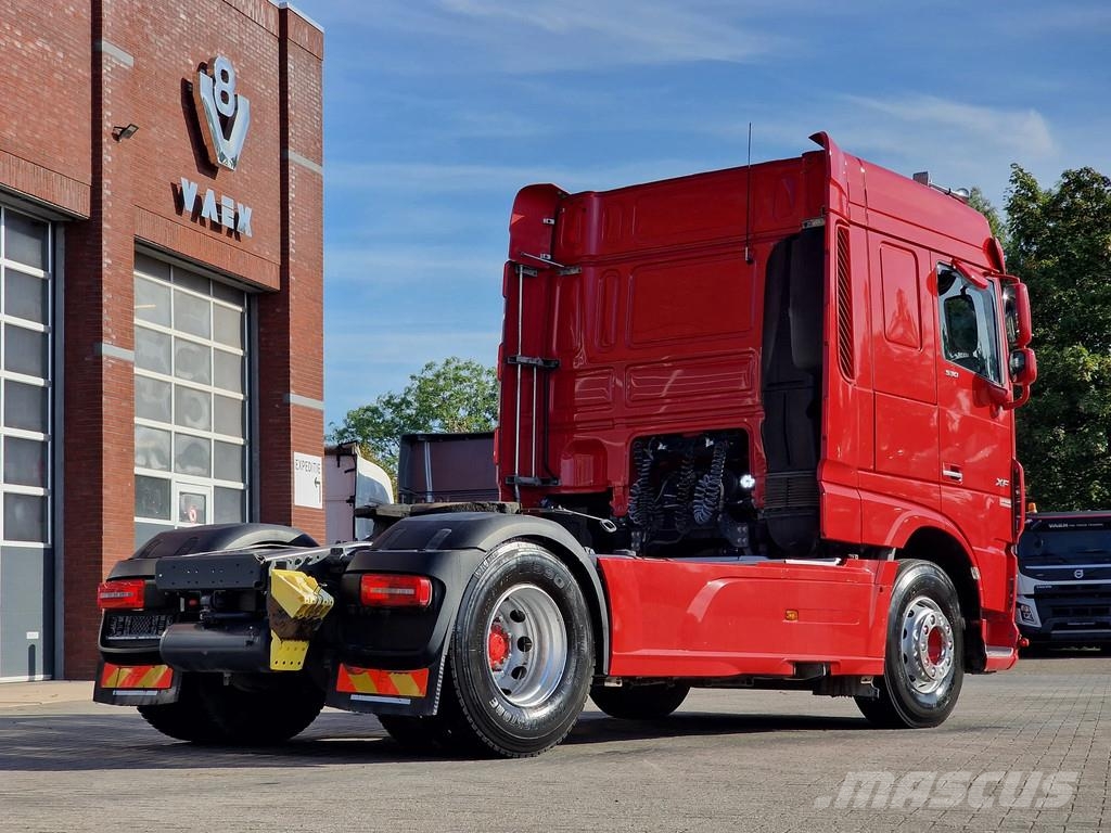 DAF XF 530 SpaceCab 4x2 - Retarder - PTO/Hydraulic - F Camiones tractor