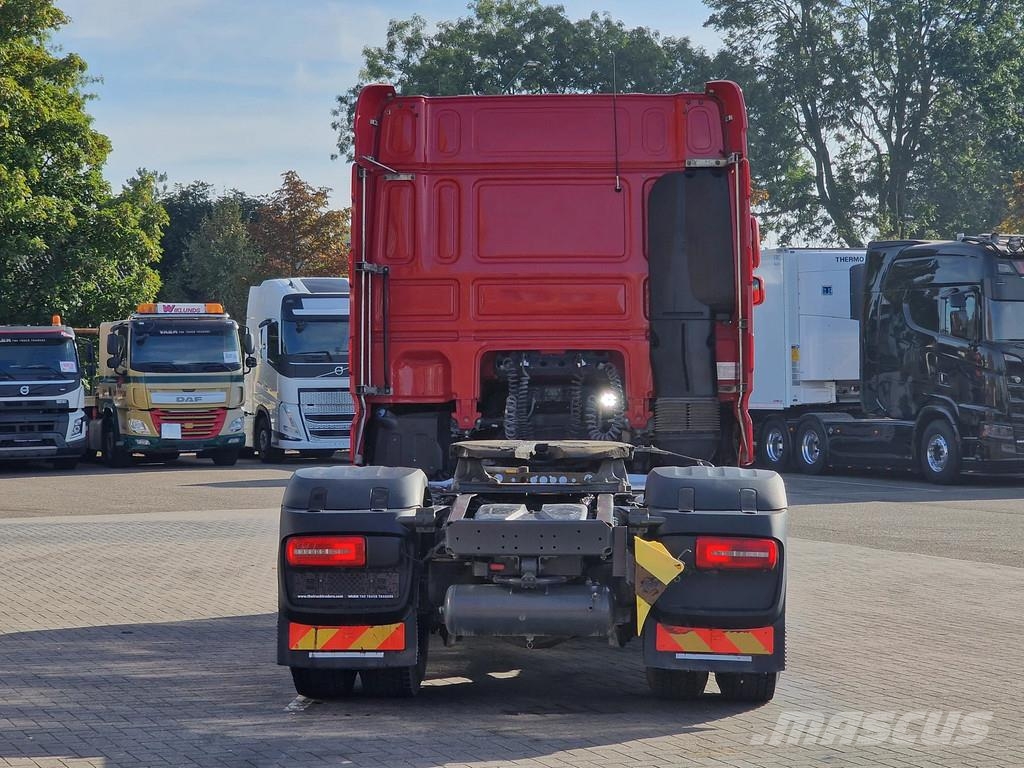 DAF XF 530 SpaceCab 4x2 - Retarder - PTO/Hydraulic - F Camiones tractor