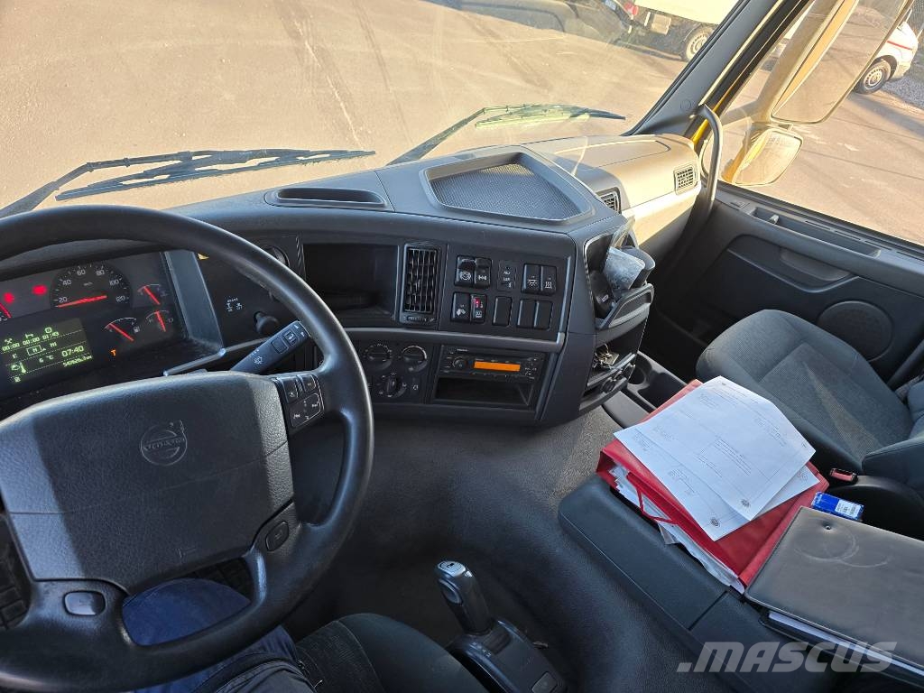 Volvo FM 330 Camiones con caja de remolque