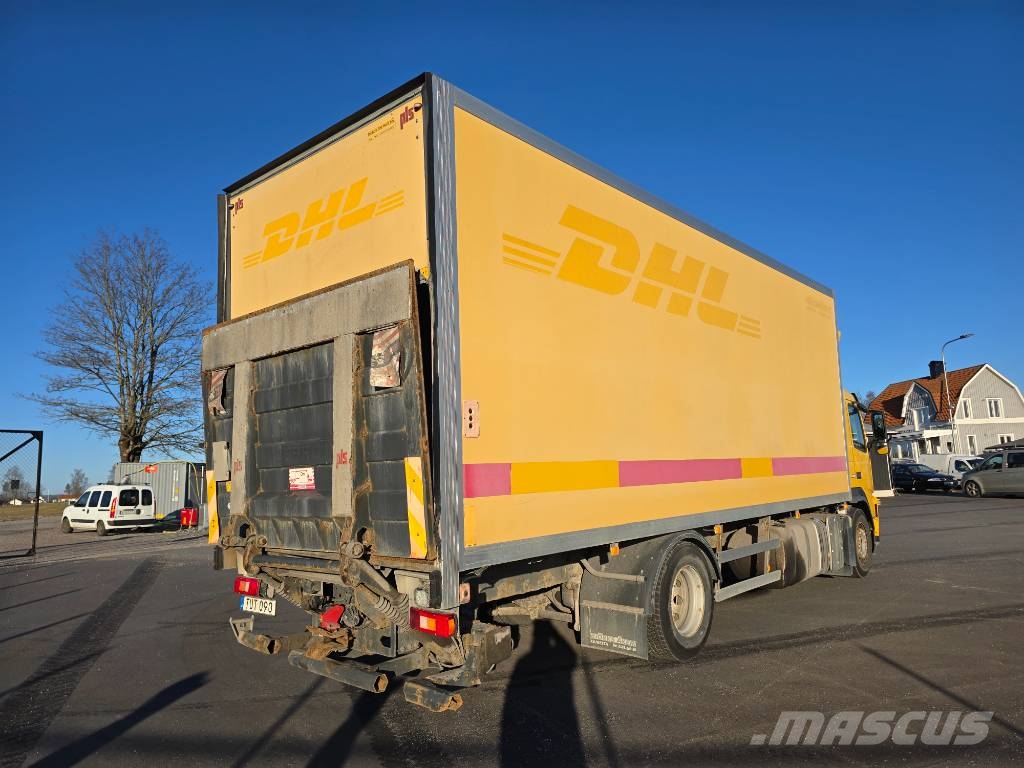 Volvo FM 330 Camiones con caja de remolque