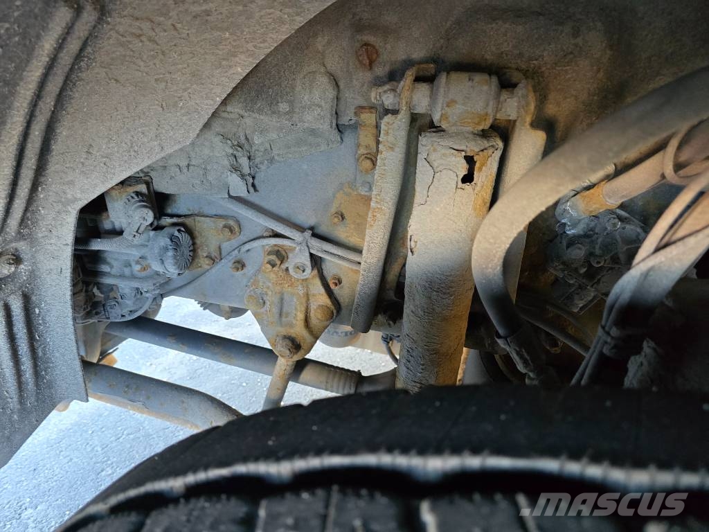 Volvo FM 330 Camiones con caja de remolque