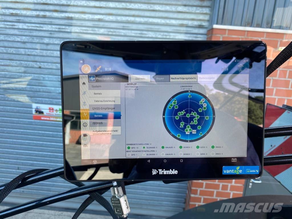 CLAAS Axion 850 Cmatic CIS+ mit GFX 750 und NAV 900 RTK Traktori