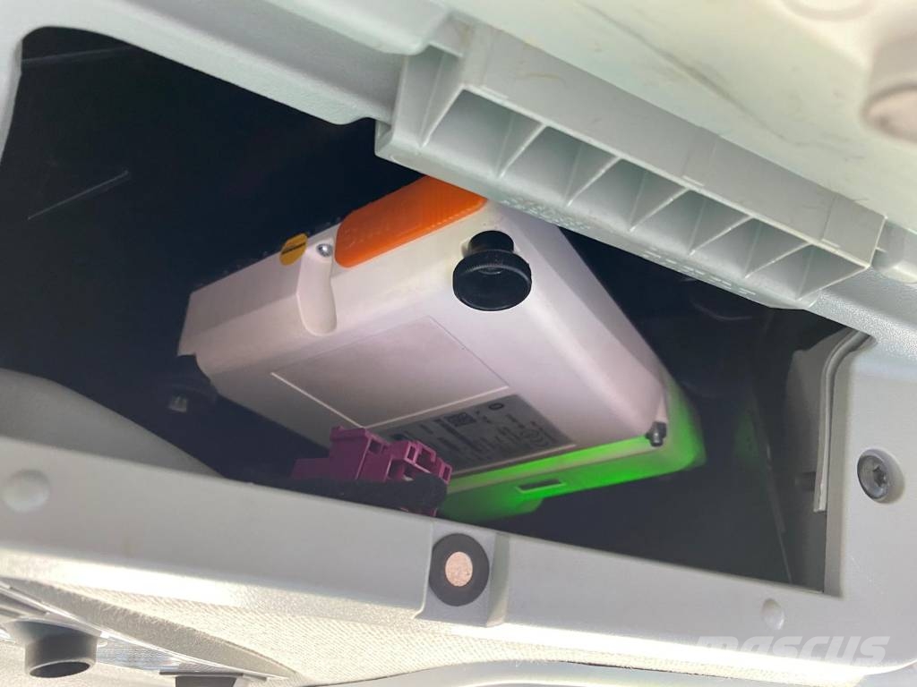 CLAAS Axion 850 Cmatic CIS+ mit GFX 750 und NAV 900 RTK Traktori