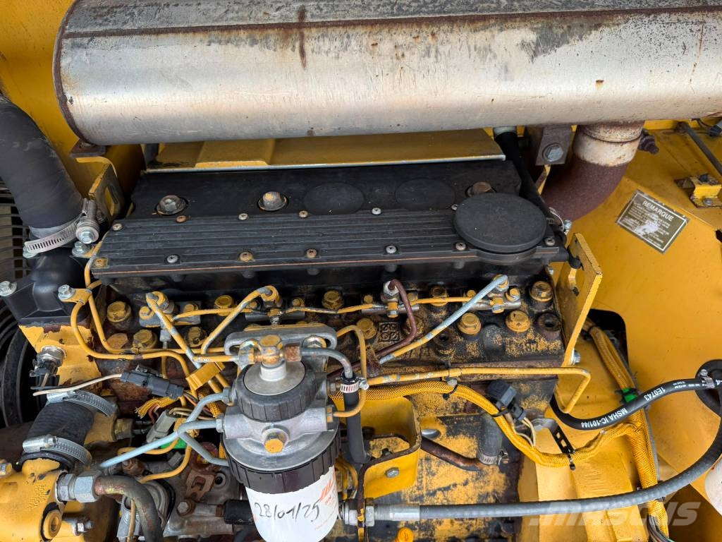 CAT 914 G //BJ. 2001 / 12000 / لوادر بعجل