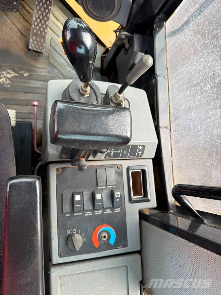 CAT 914 G //BJ. 2001 / 12000 / لوادر بعجل
