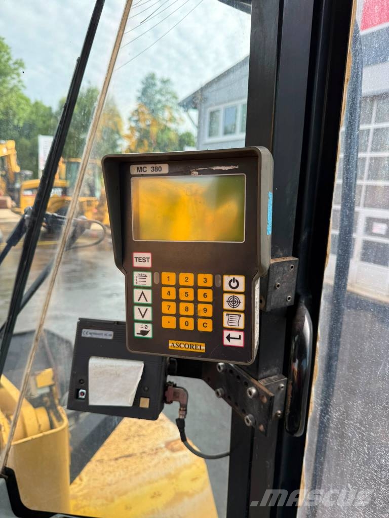 CAT 914 G //BJ. 2001 / 12000 / لوادر بعجل
