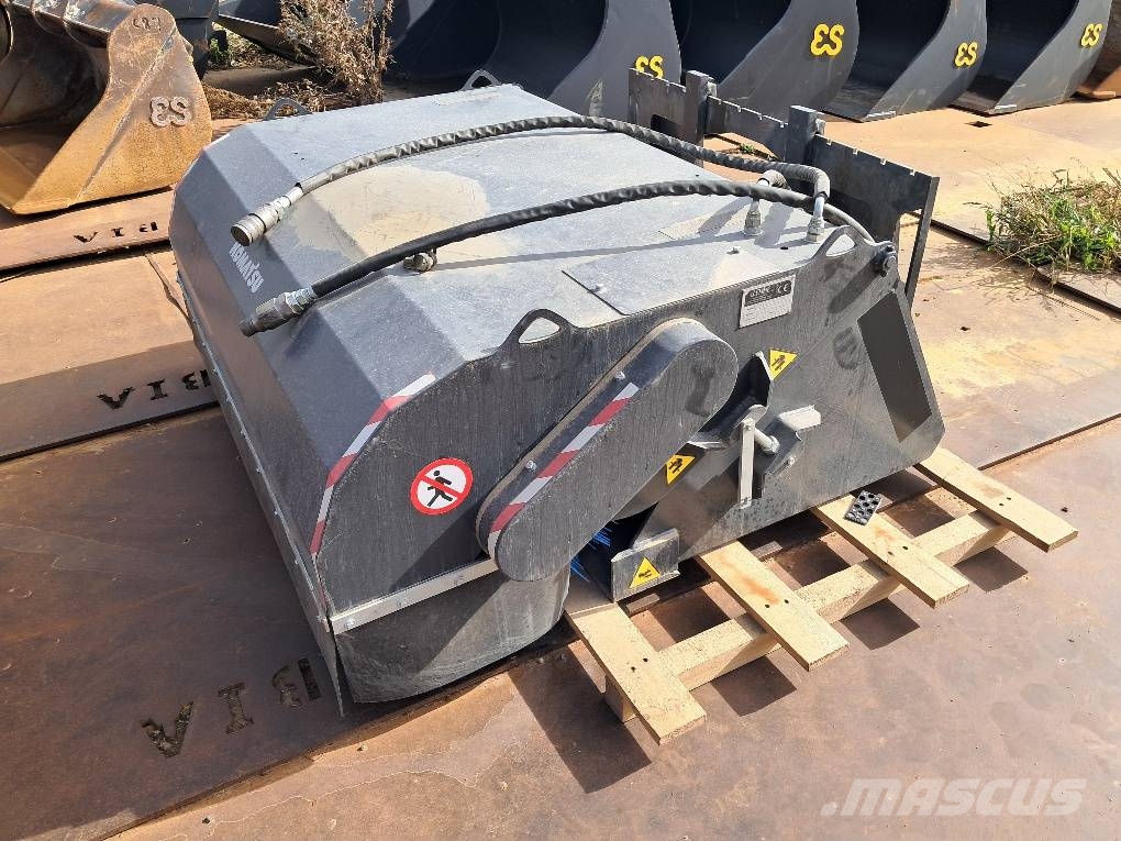 Komatsu SK714-5 Skid steer mini nakladalci