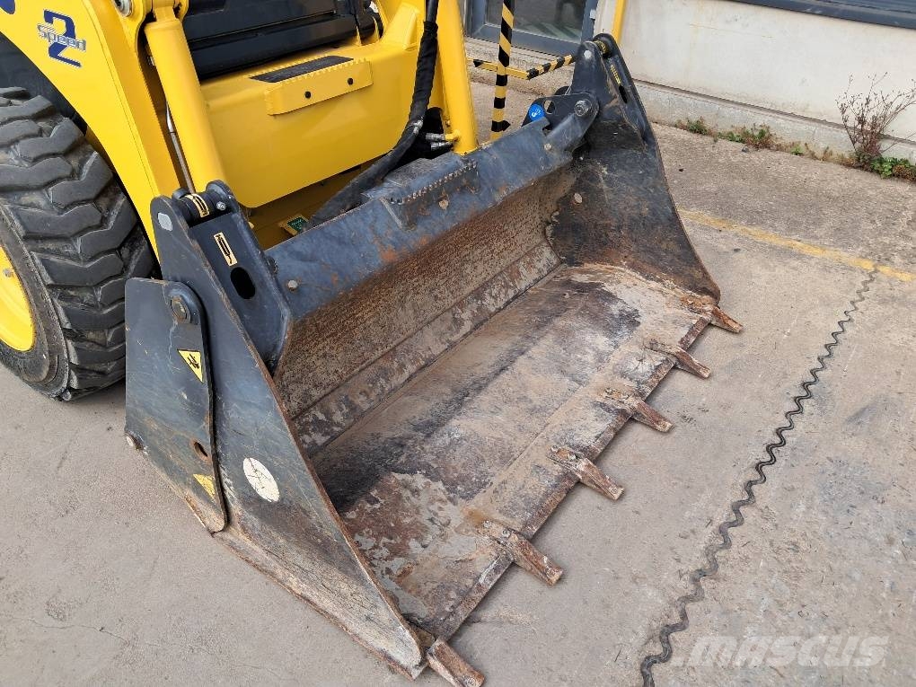Komatsu SK714-5 Skid steer mini nakladalci