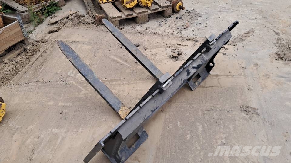 Komatsu SK714-5 Skid steer mini nakladalci