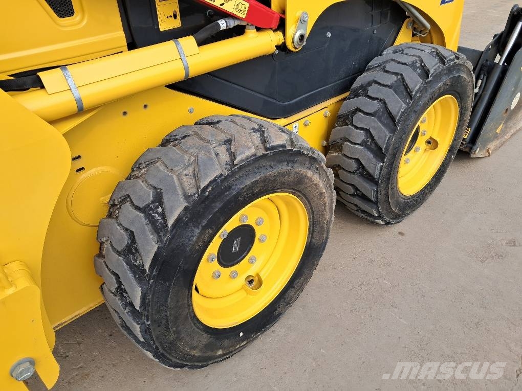 Komatsu SK714-5 Skid steer mini nakladalci