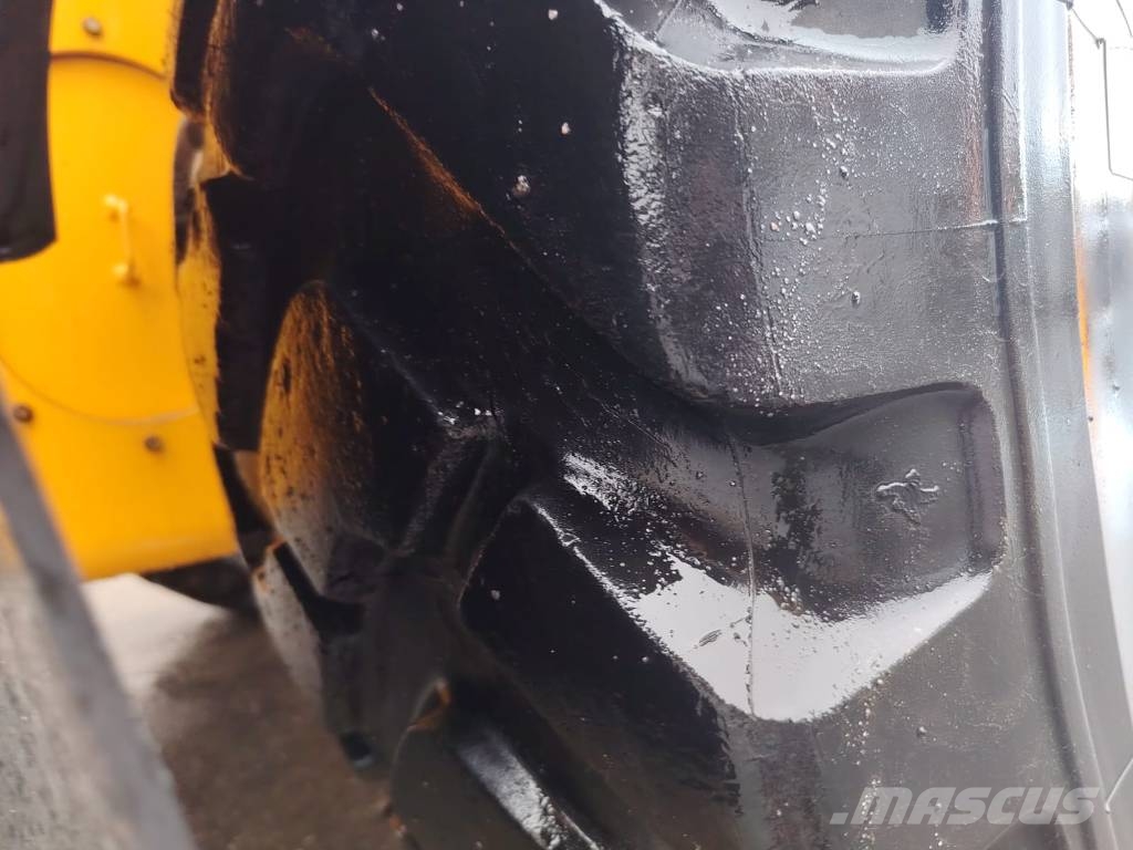 JCB 412 S Agri Pyöräkuormaajat