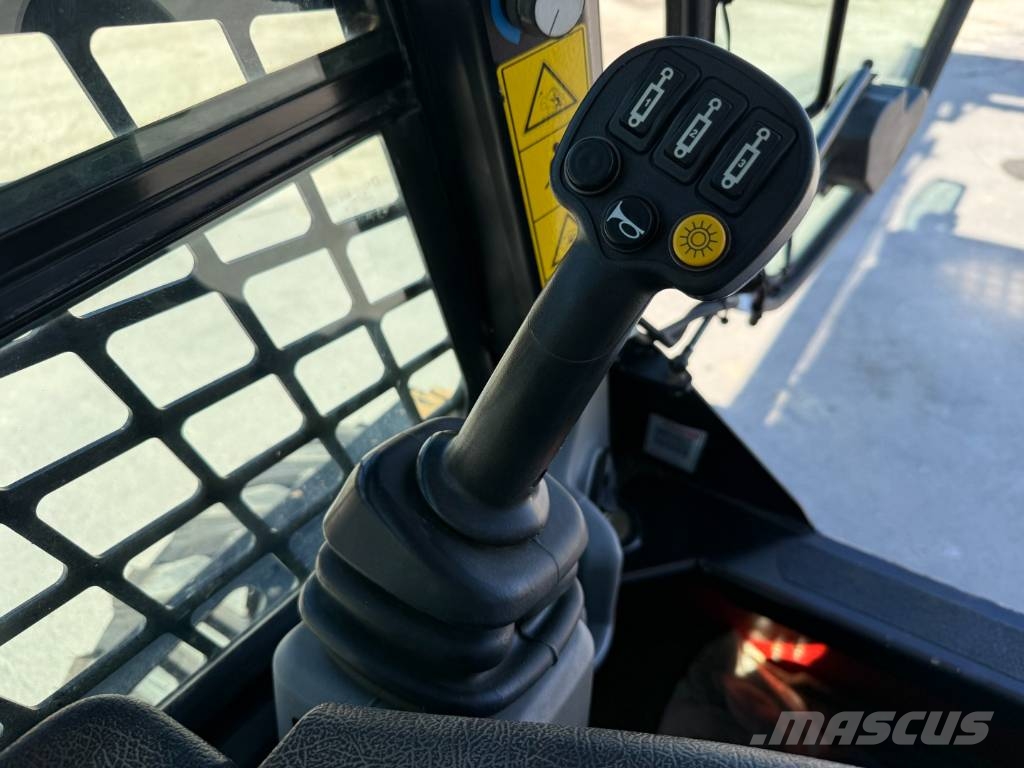 Manitou R2200 Mini Pale Gommate