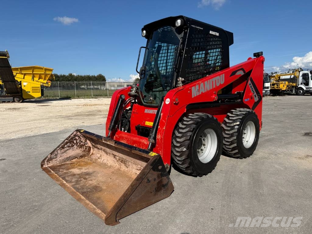 Manitou R2200 Mini Pale Gommate