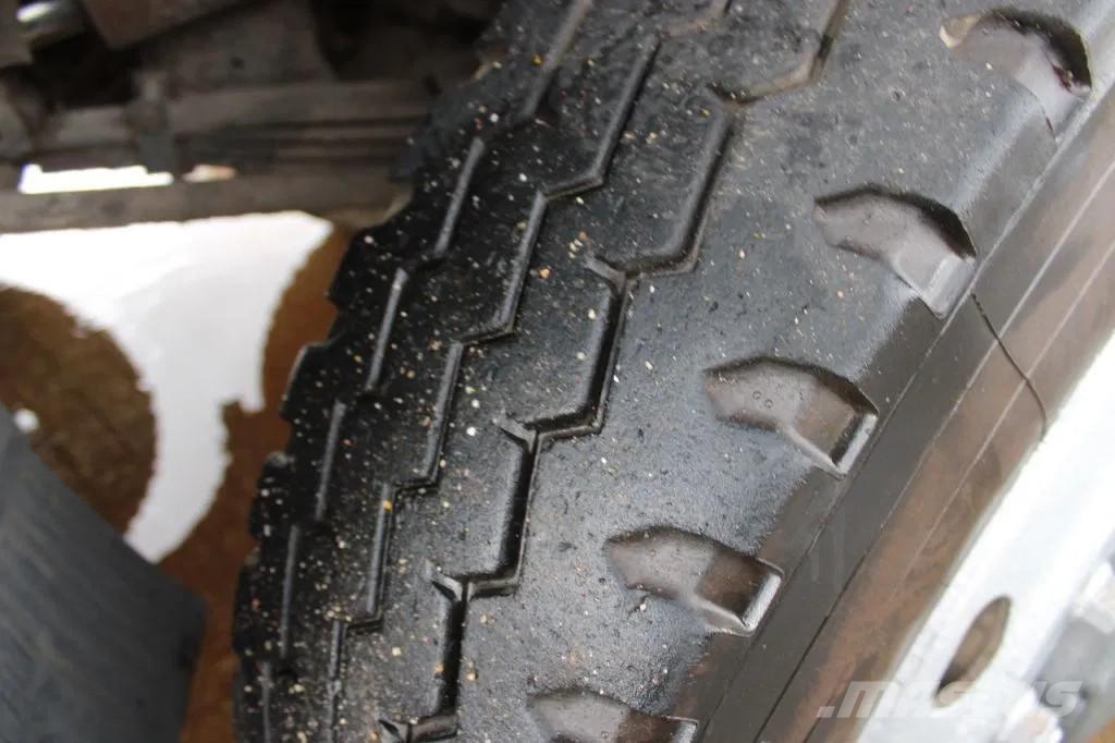 MAN 50 .414 + 8X4 + SPRING SPRING + MANUAL 自卸式货车