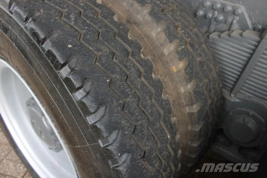 MAN 50 .414 + 8X4 + SPRING SPRING + MANUAL 自卸式货车