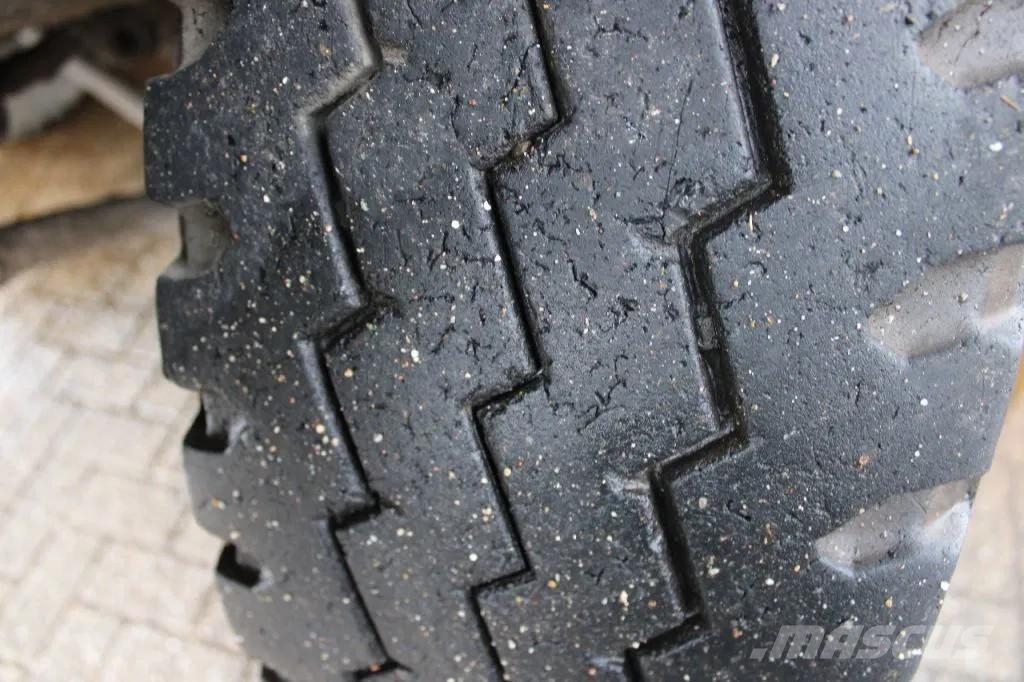 MAN 50 .414 + 8X4 + SPRING SPRING + MANUAL 自卸式货车