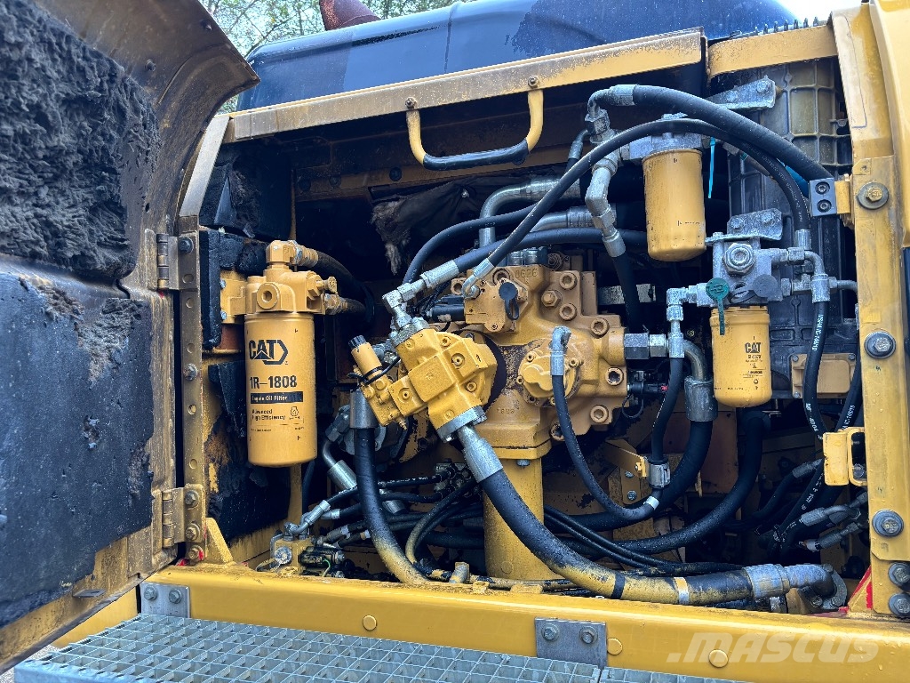 CAT 330 D L LR Rupsgraafmachines