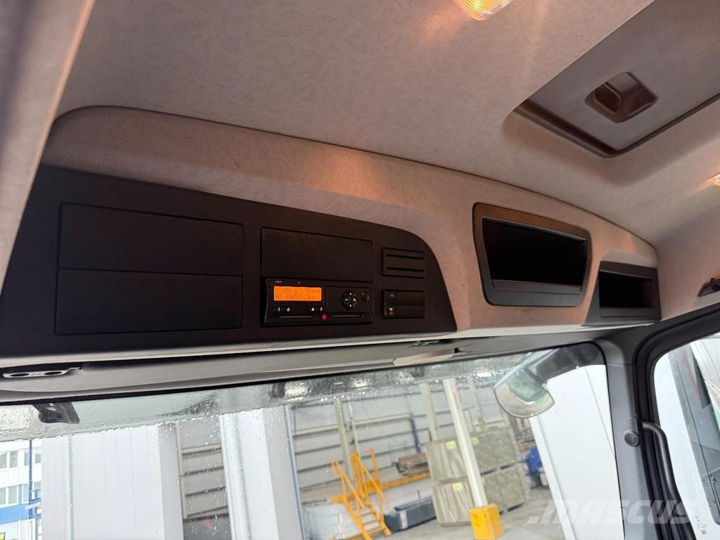 Mercedes-Benz Antos 2124 4x2 EURO 6 + BOX 8,60 METER + LOADLIFT Umpikorikuorma-autot