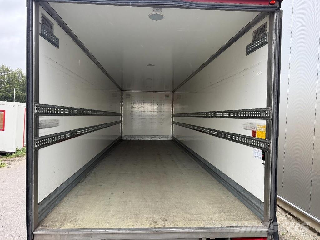 Mercedes-Benz Antos 2124 4x2 EURO 6 + BOX 8,60 METER + LOADLIFT Umpikorikuorma-autot