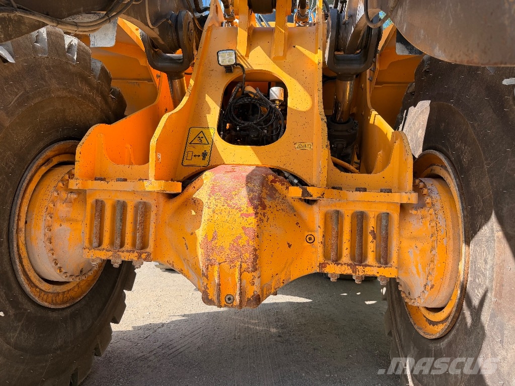 Volvo L 260 H Pale gommate
