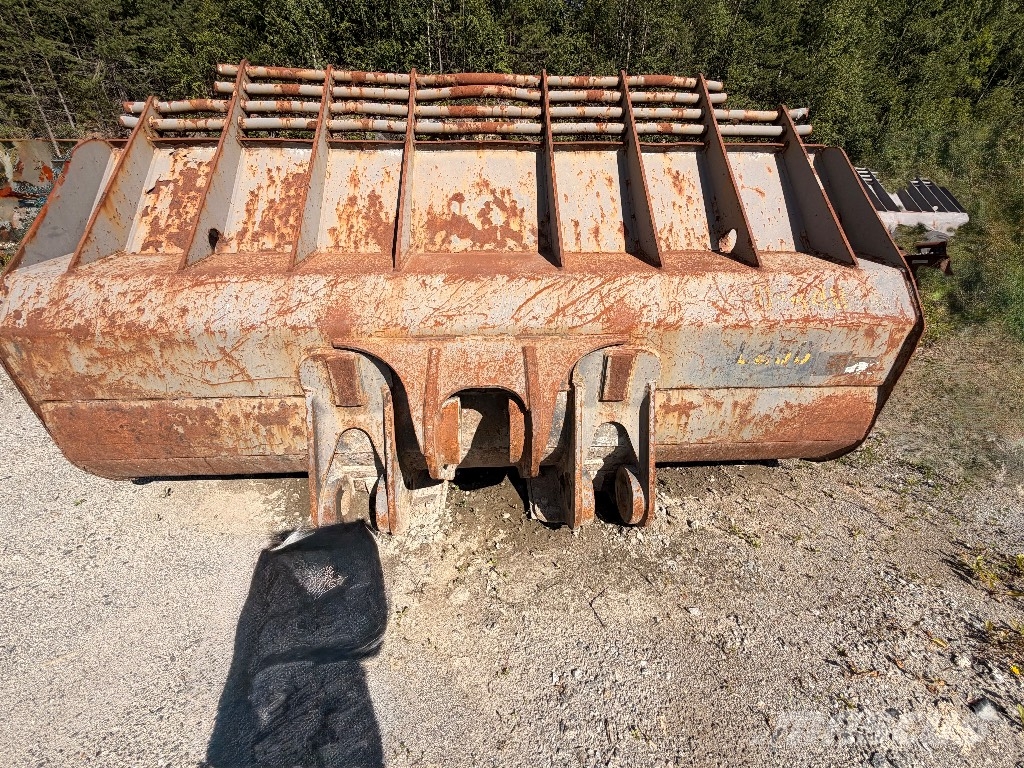 Volvo L 260 H Pale gommate