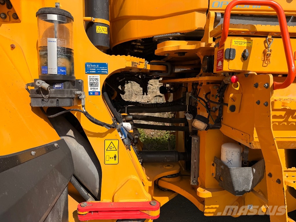 Volvo L 260 H Pale gommate