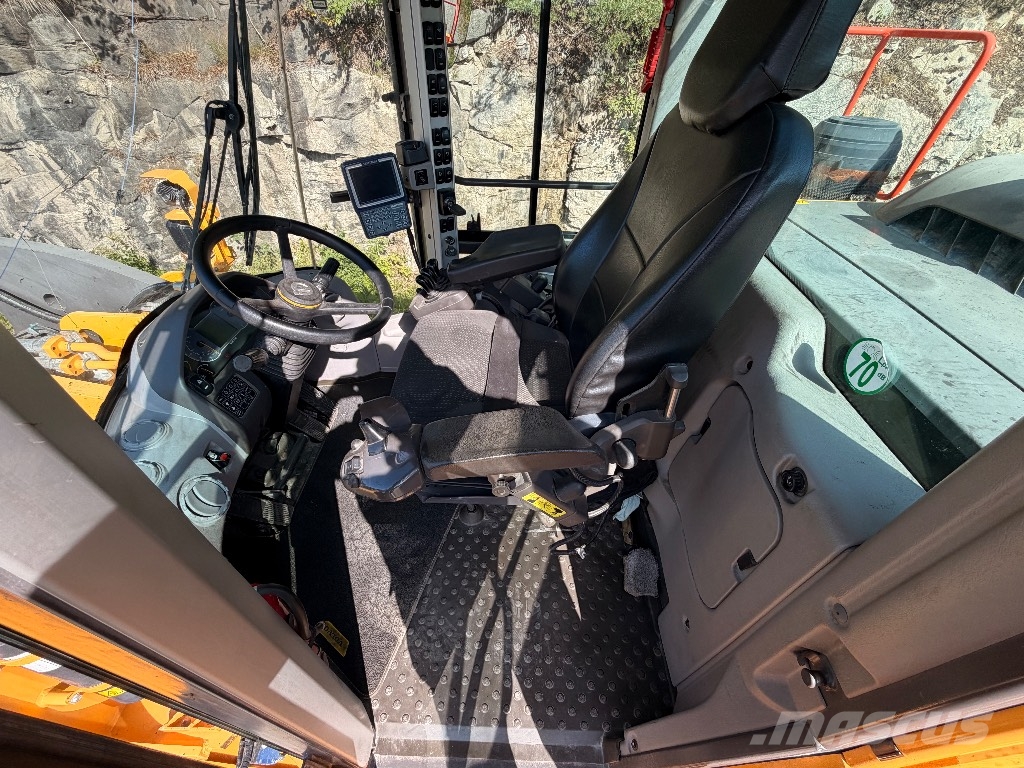 Volvo L 260 H Pale gommate