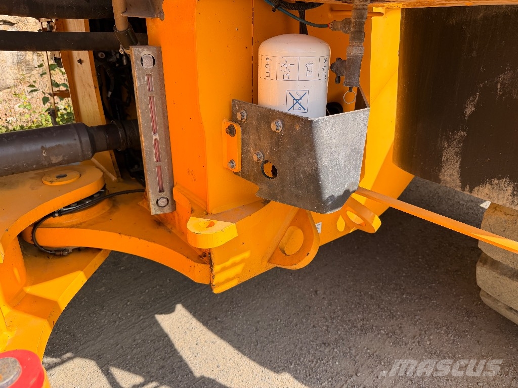 Volvo L 260 H Pale gommate