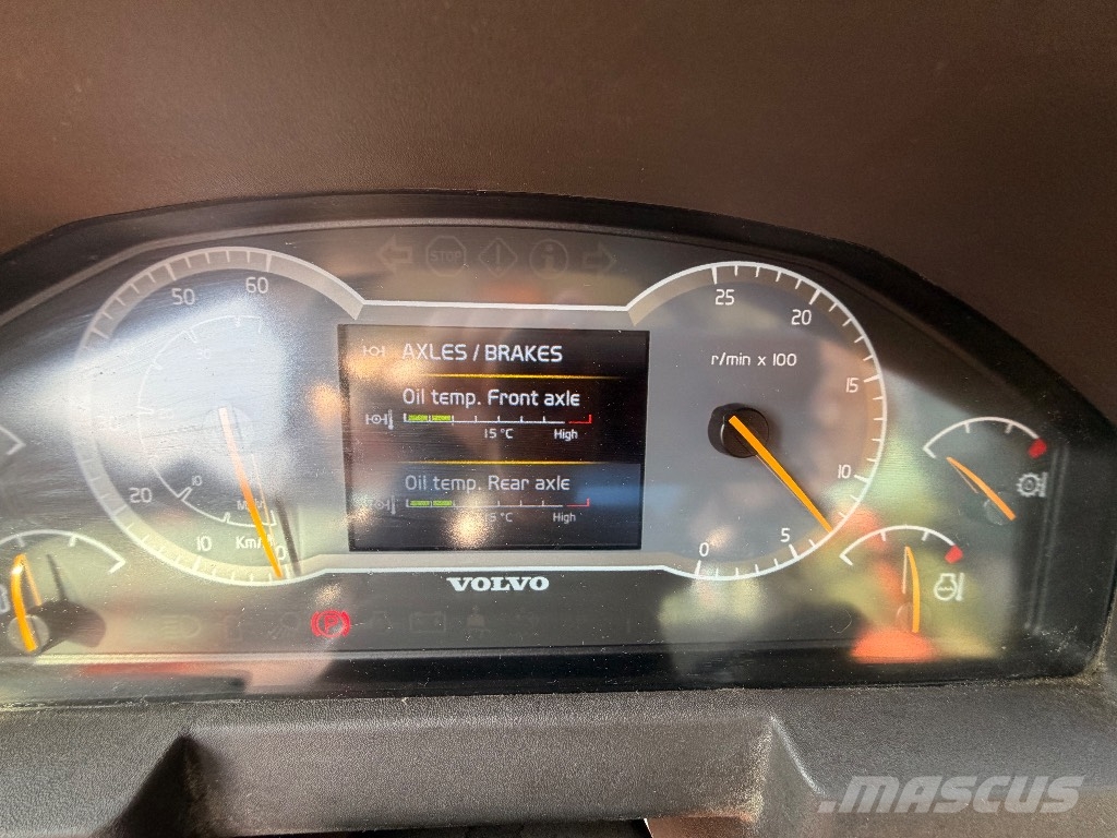Volvo L 260 H Pale gommate