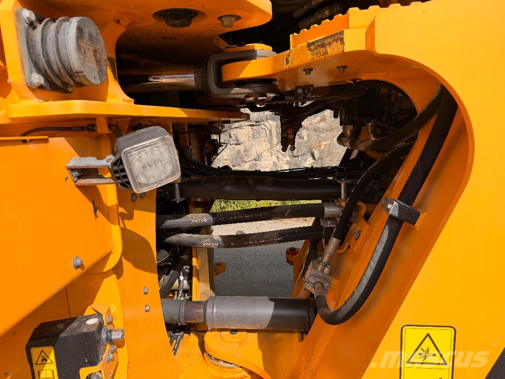 Volvo L 260 H Pale gommate