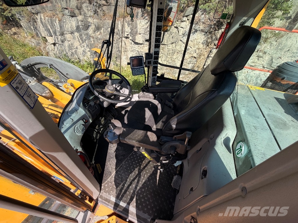 Volvo L 260 H Pale gommate