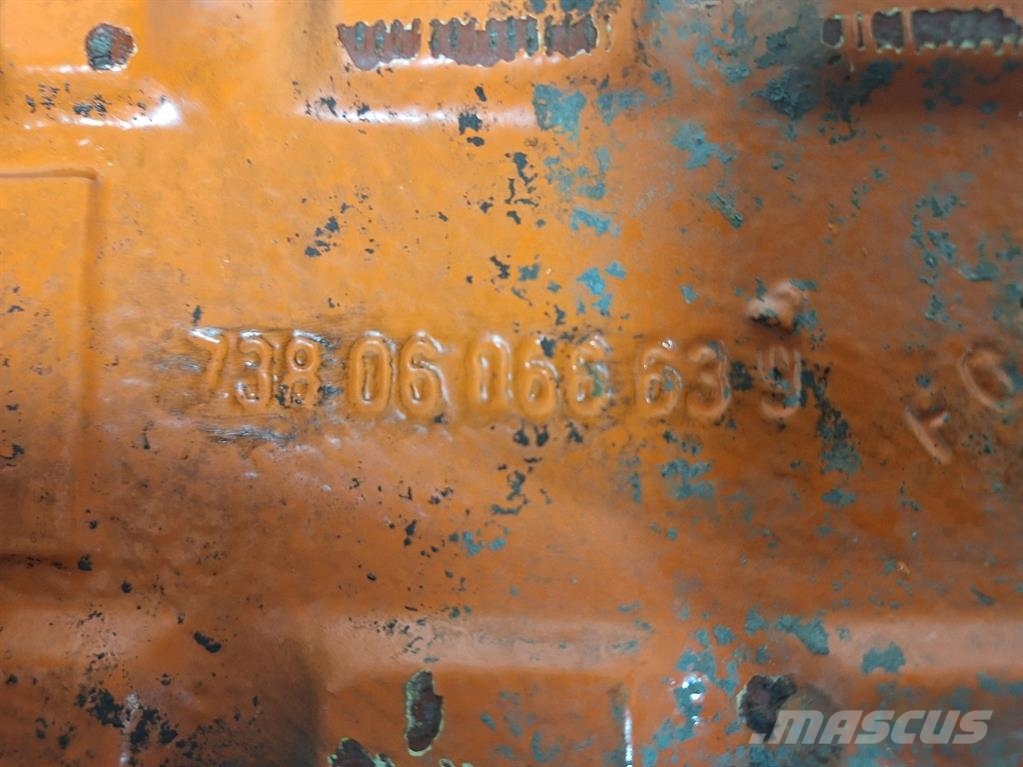 Clark-Hurth 73806066639-Axle housing/Achskörper/Astrechter محور العجلة