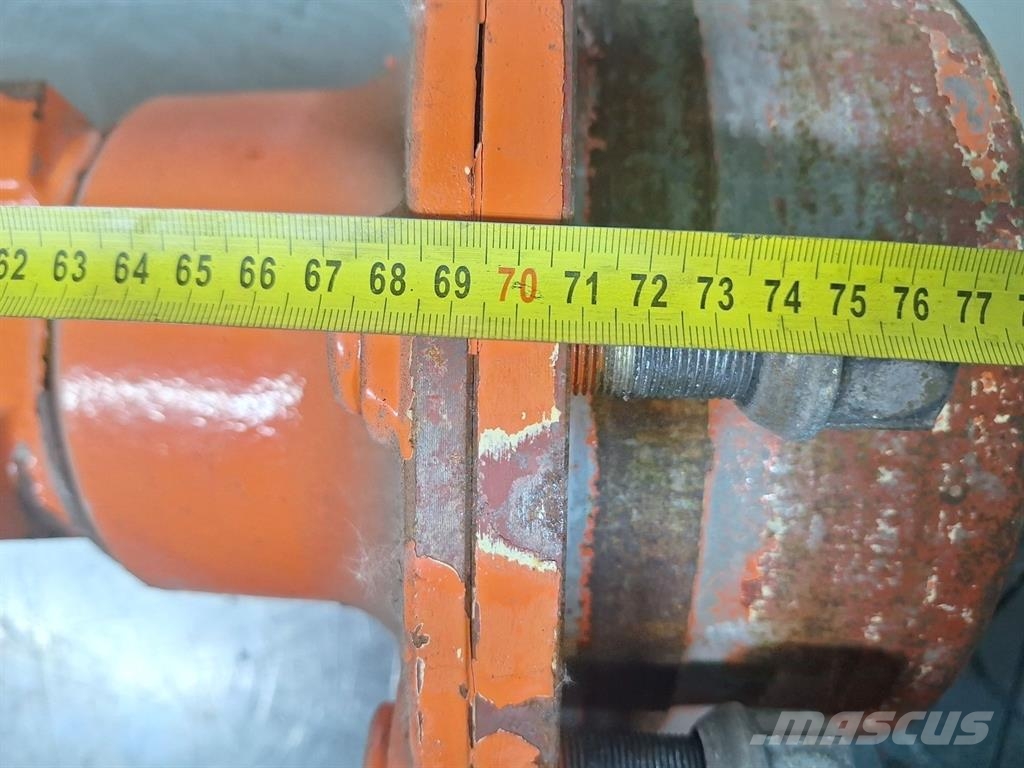 Clark-Hurth 73806066639-Axle housing/Achskörper/Astrechter محور العجلة