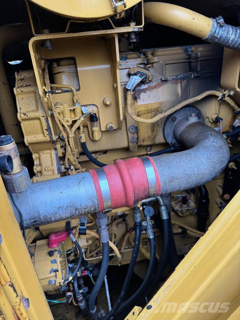 CAT 988 H لوادر بعجل