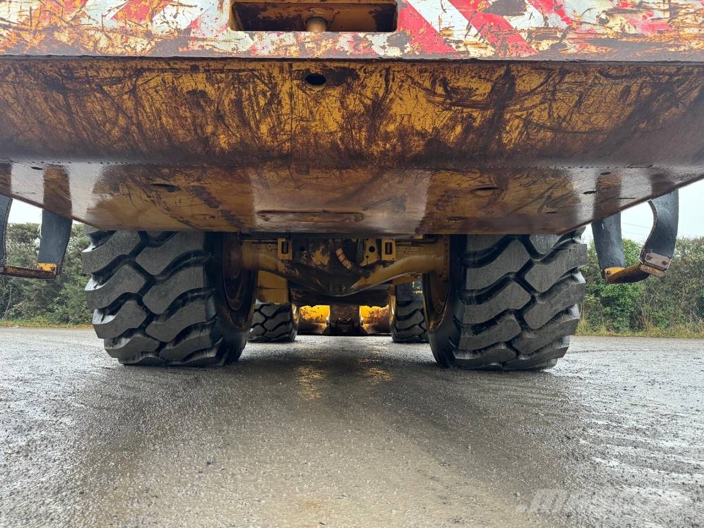 CAT 988 H لوادر بعجل