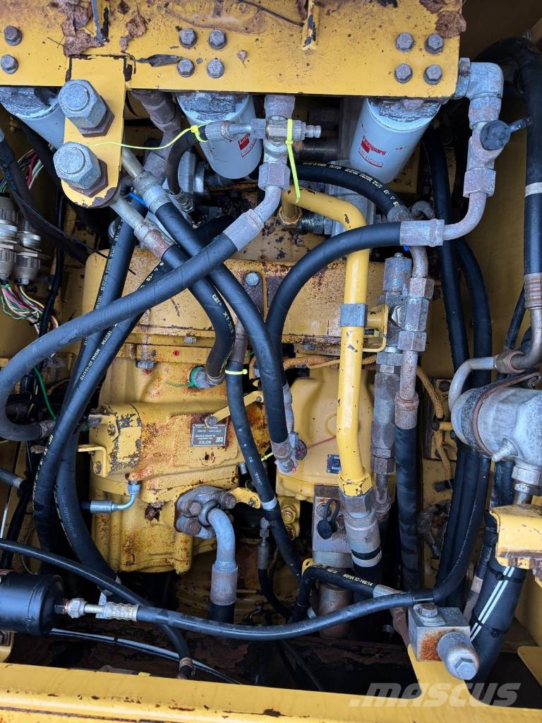 CAT 988 H لوادر بعجل