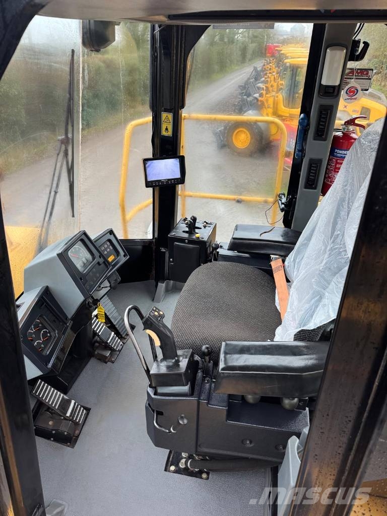CAT 988 H لوادر بعجل