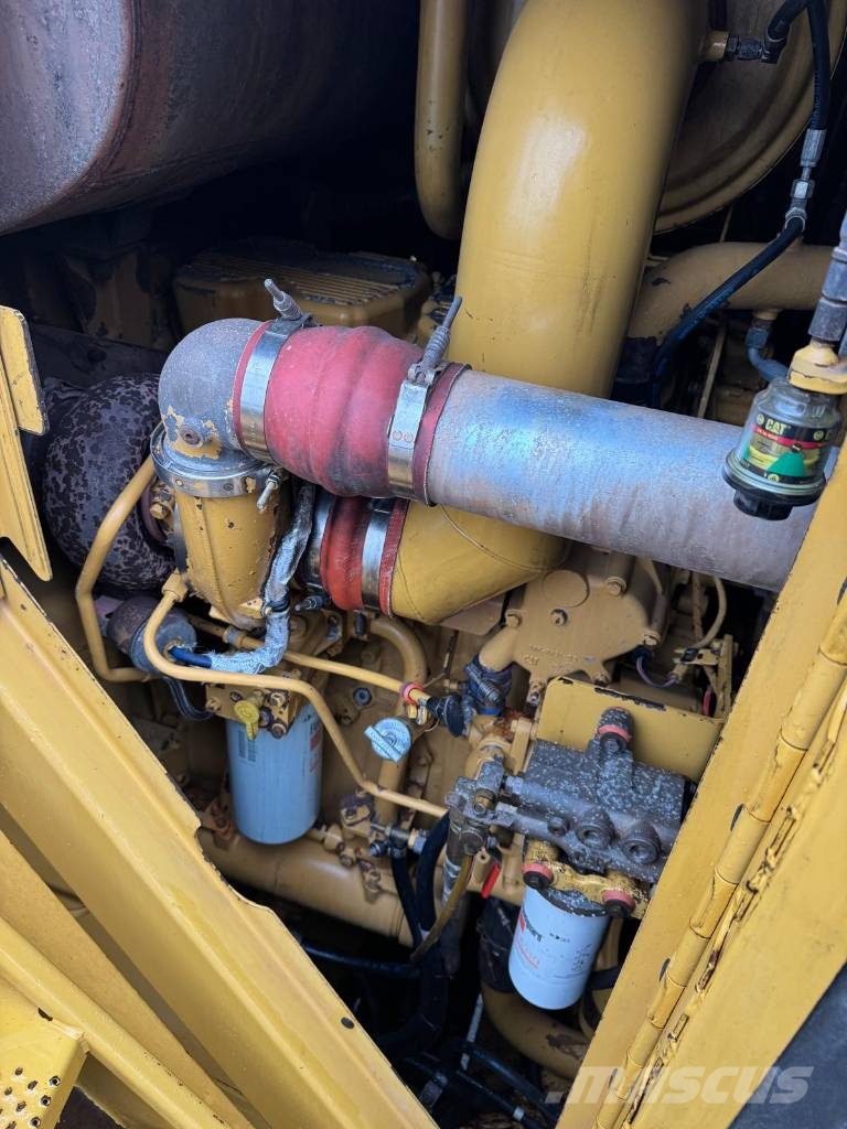 CAT 988 H لوادر بعجل
