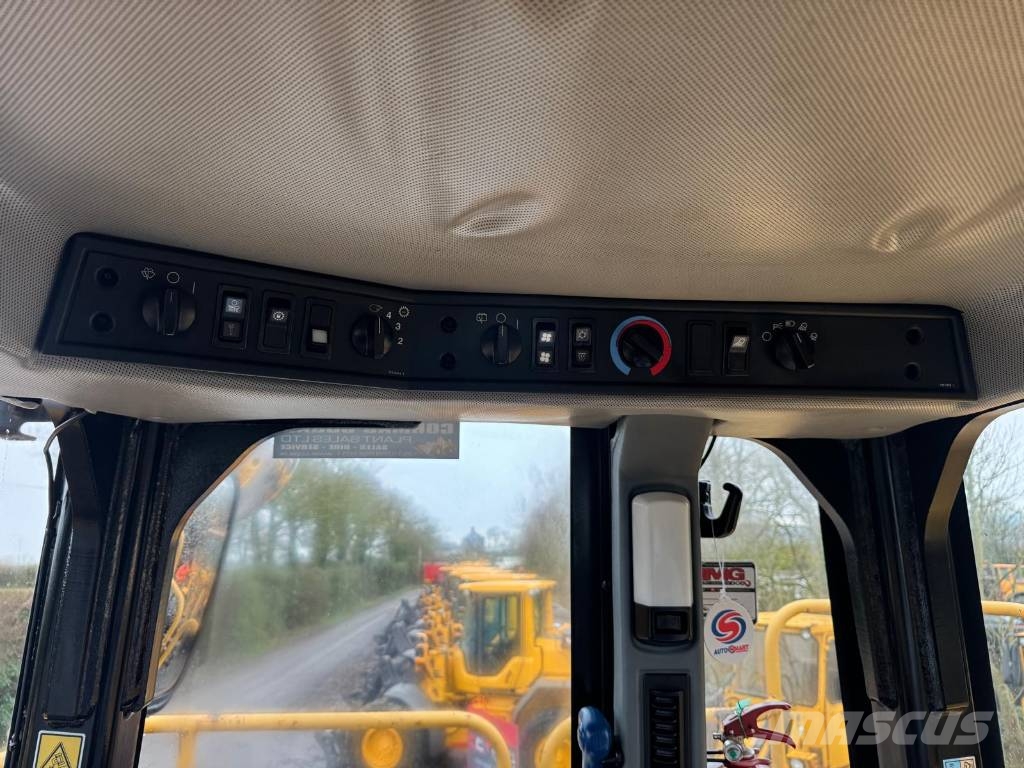 CAT 988 H لوادر بعجل