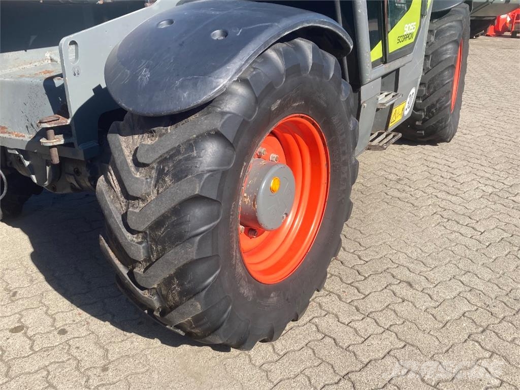 CLAAS Scorpion 9055 Varipower Plus ماكينات زراعية - غير ذلك